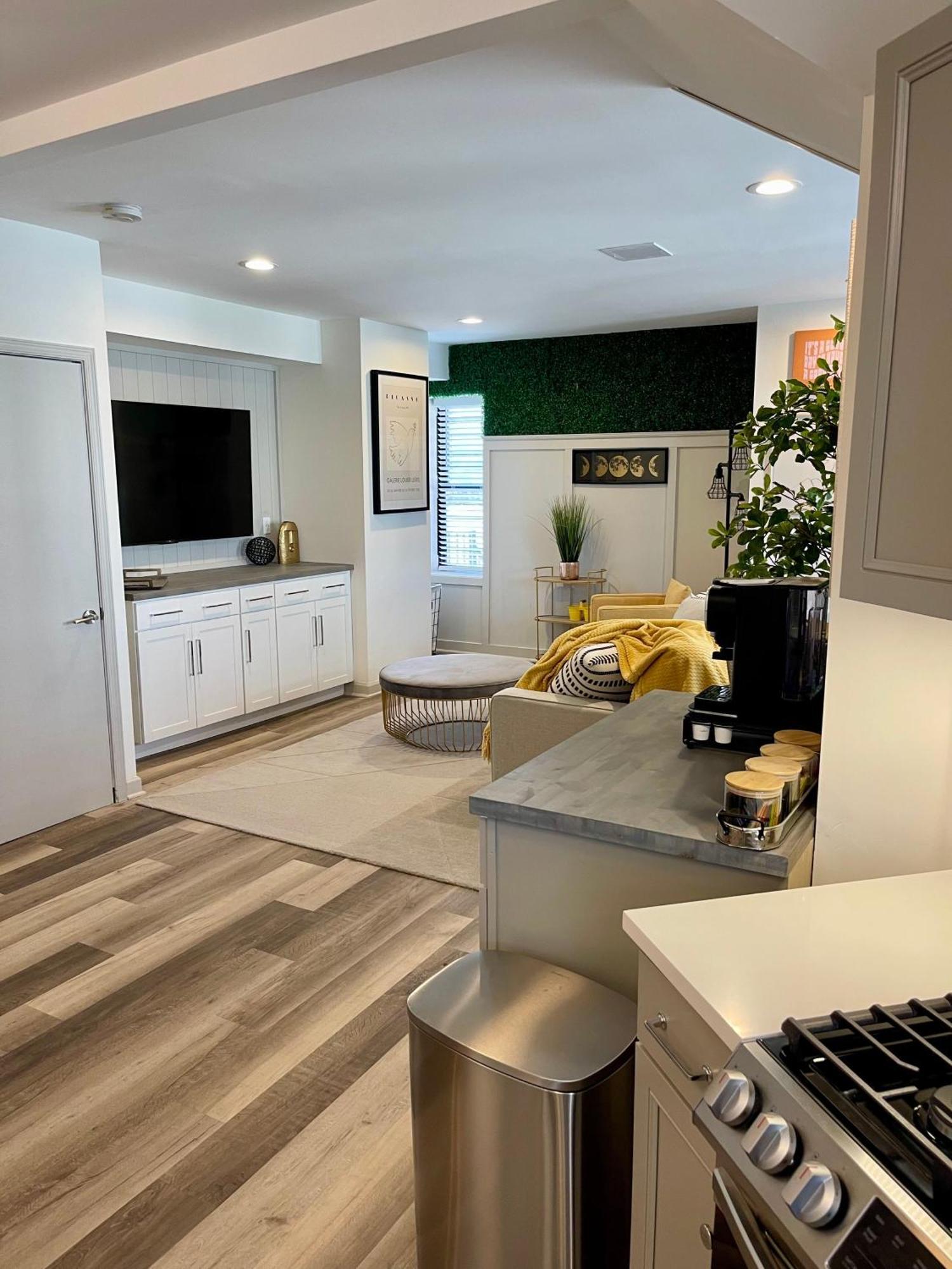 Modern Fully Renovated Suite & Loft In Downtown Trenton Extérieur photo