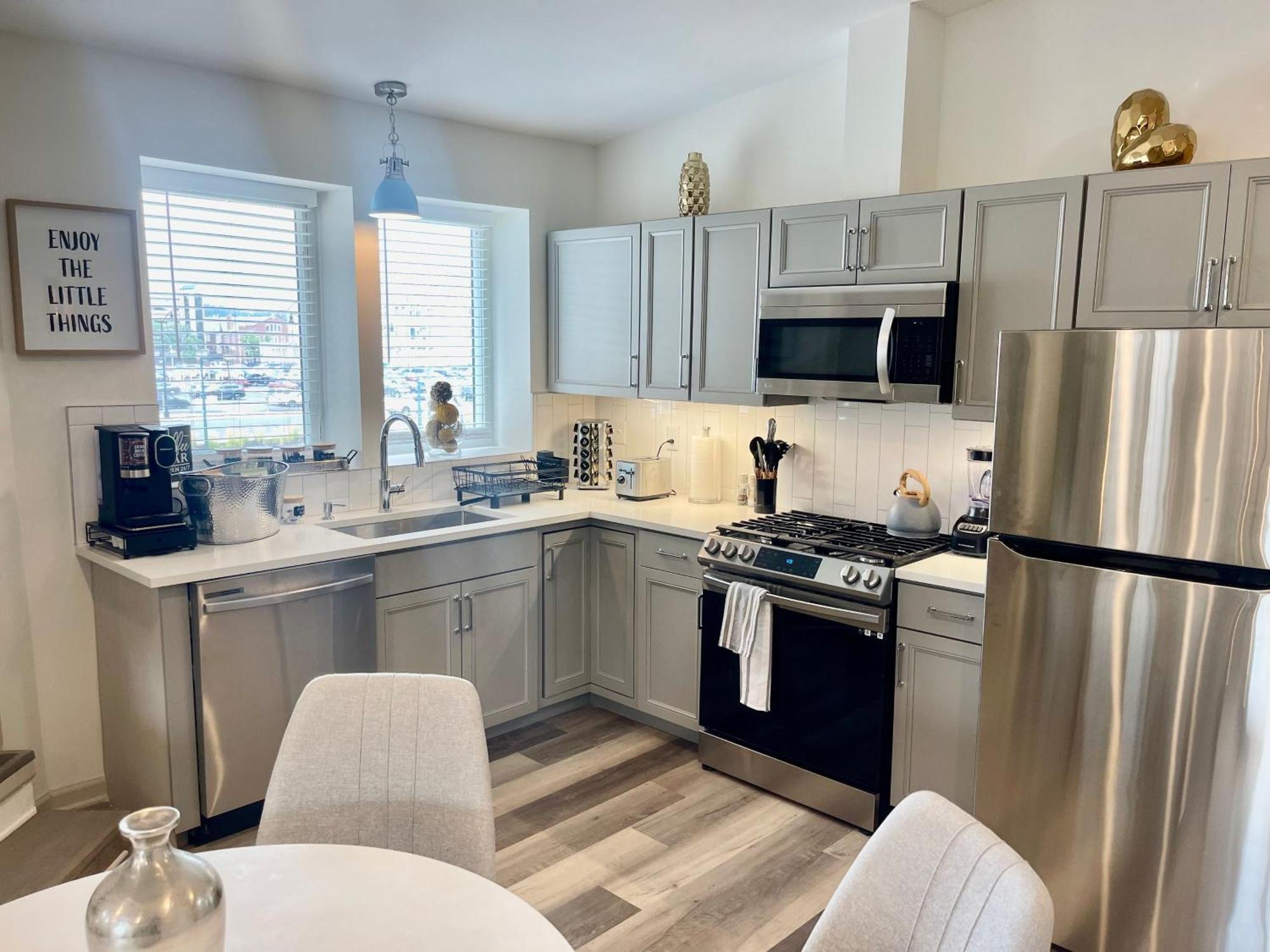Modern Fully Renovated Suite & Loft In Downtown Trenton Extérieur photo