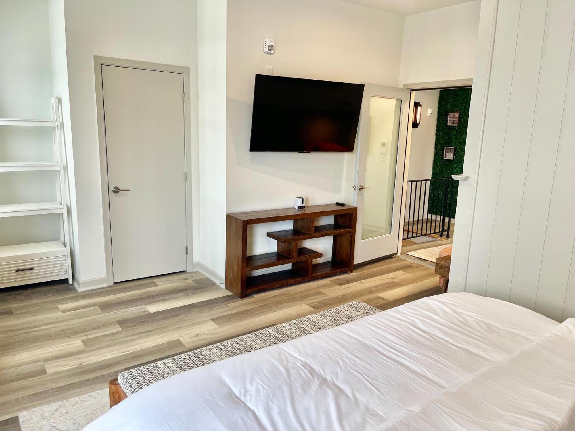 Modern Fully Renovated Suite & Loft In Downtown Trenton Extérieur photo