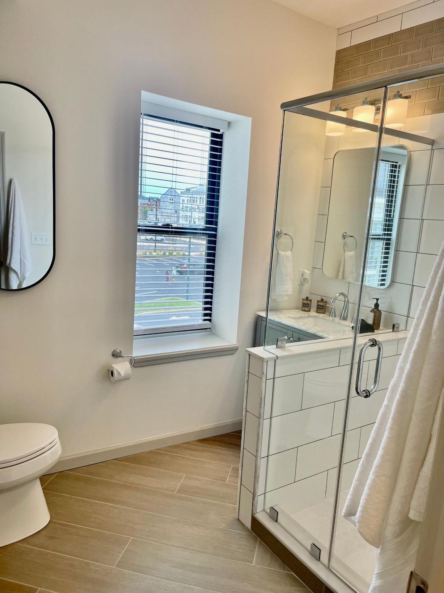 Modern Fully Renovated Suite & Loft In Downtown Trenton Chambre photo